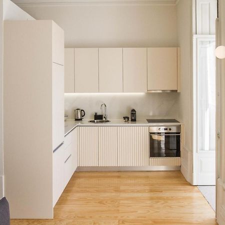 Modern Charming Loft With Balcony In Central Oporto Exteriör bild