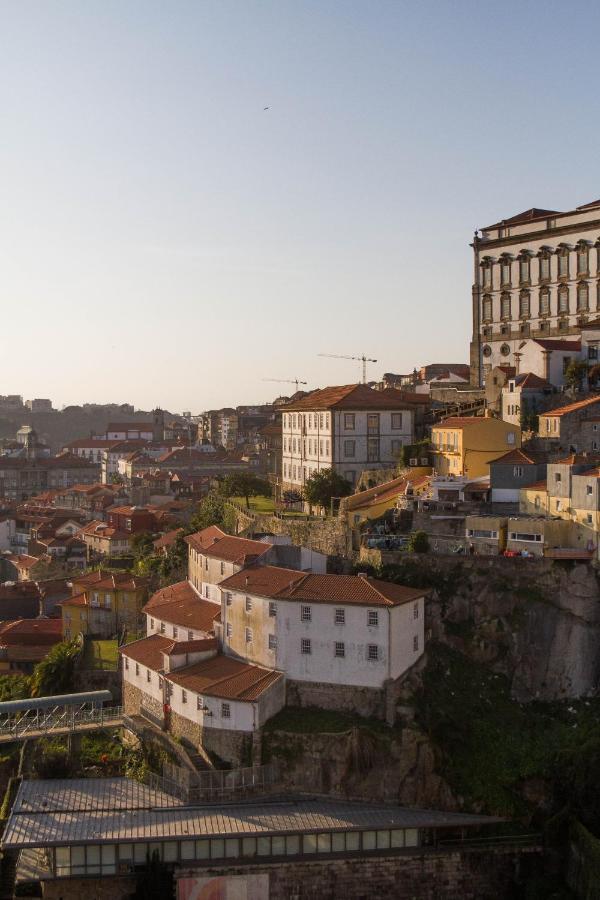 Modern Charming Loft With Balcony In Central Oporto Exteriör bild